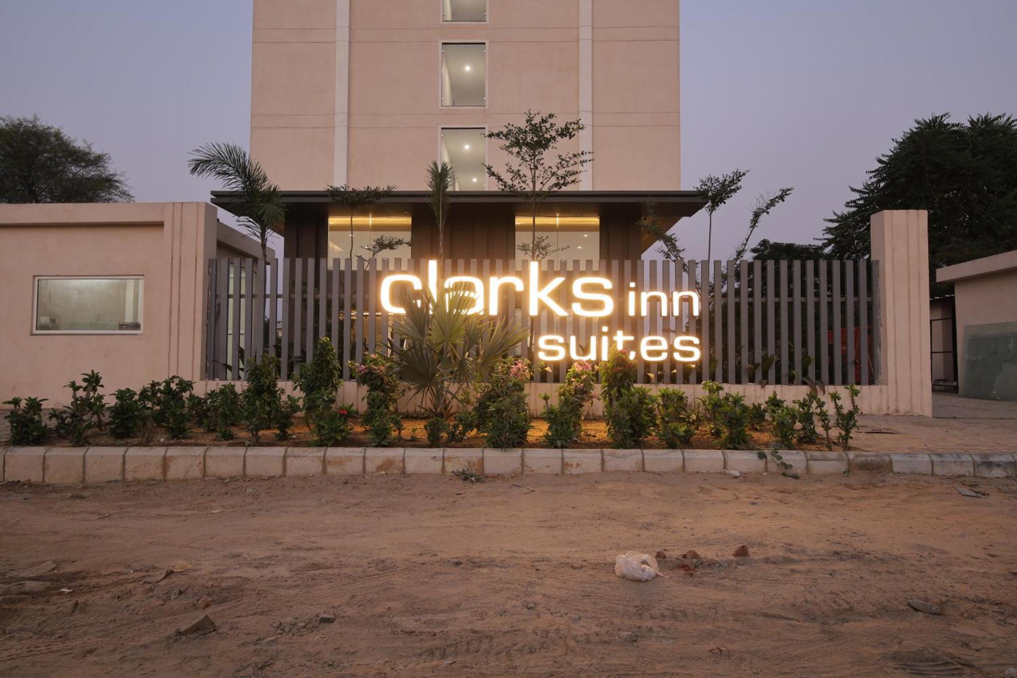 Clarks Inn Suites Jaipur Exterior photo